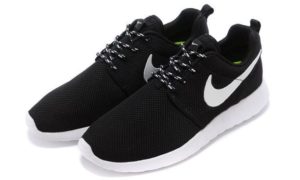 Nike Roshe Run (Black/White) черно-белые (35-44)